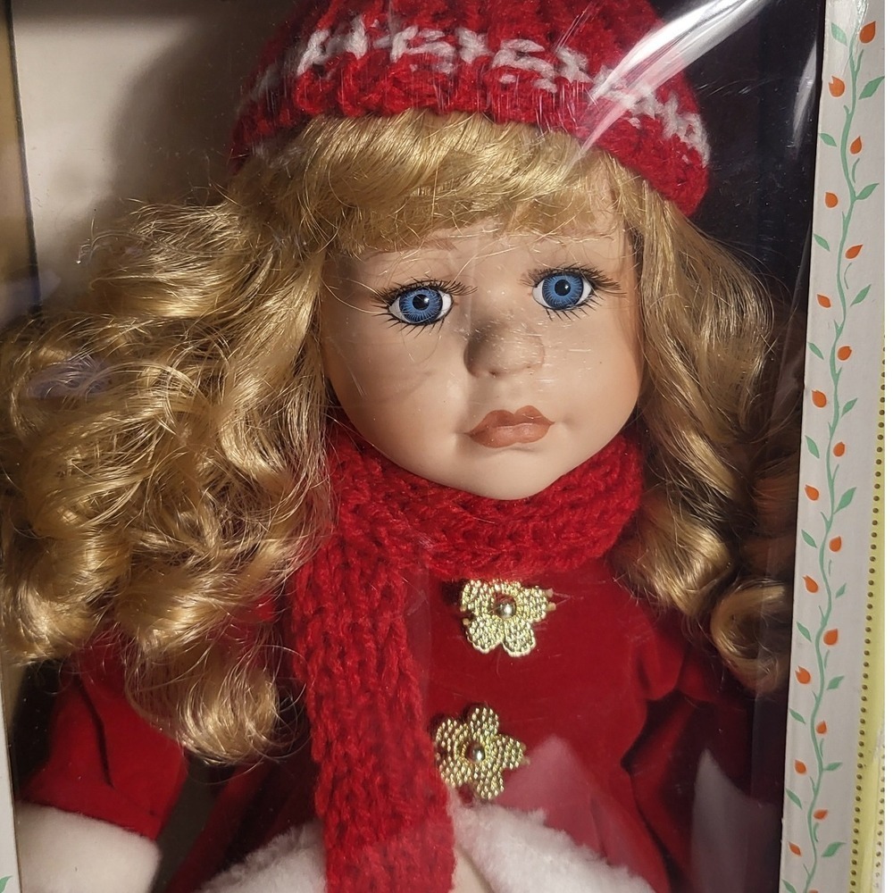 Mann Connoisseur Collection Doll Red Winter Outfit Porcelain Arms /Legs MCMXCVI - Picture 6 of 10
